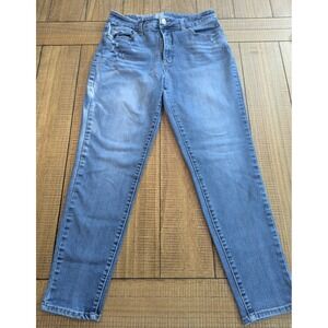 Time and True Women's High Rise Fitted Skinny Jean Size 14 Distressed Lightwash